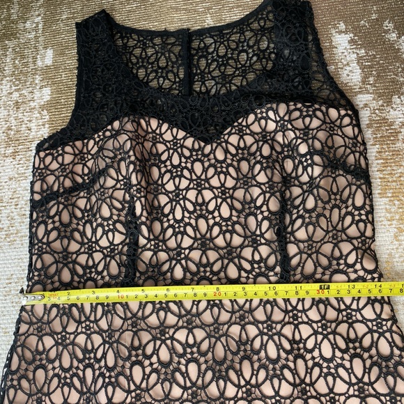ANN TAYLOR Black Lace Overlay Sheath Dress | Size 2 - Picture 15 of 16